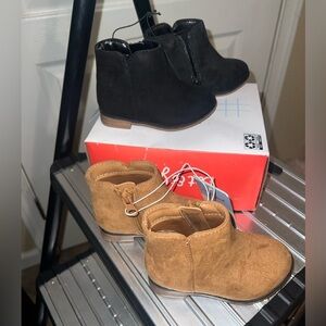Cat & Jack Black and Brown boots size 5